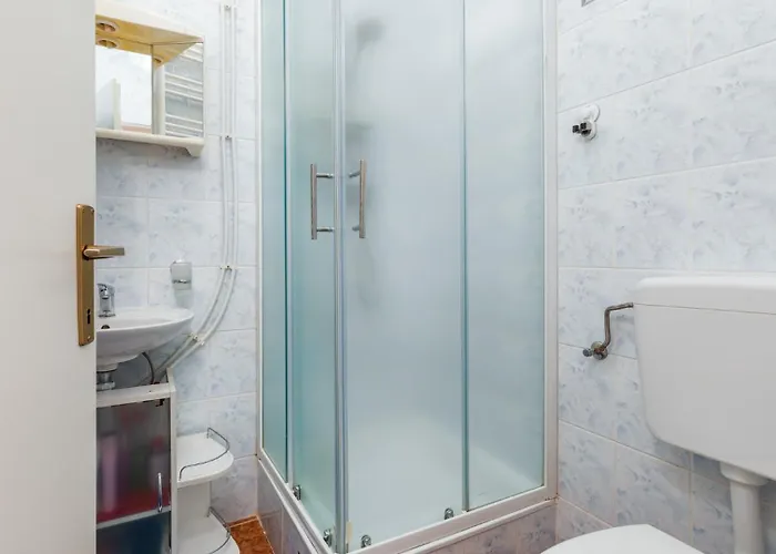 Amelia - By Guide * Medolino