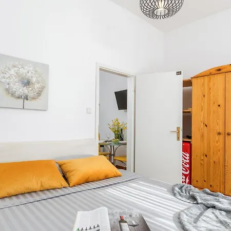 Apartman Amelia - By Guide